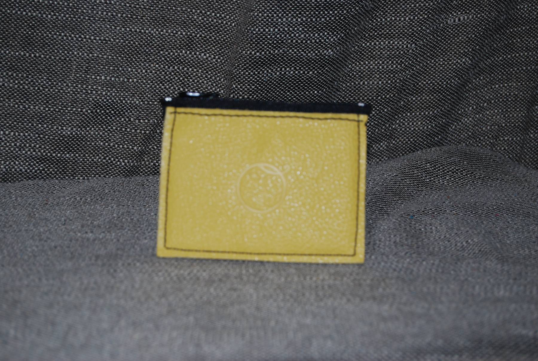 Porte-monnaie zippé avec porte-carte  jaune soleil