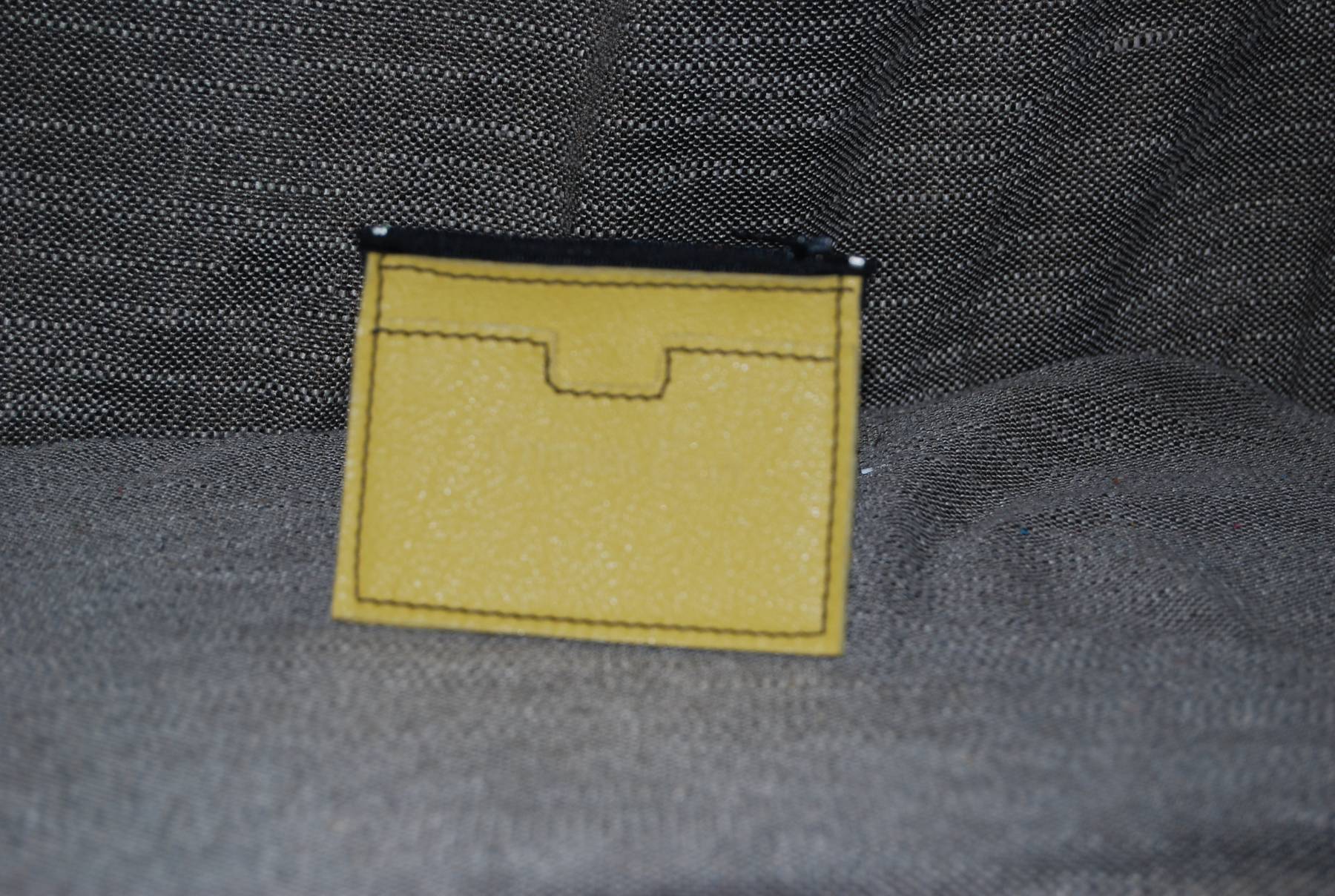 Porte-monnaie zippé avec porte-carte  jaune soleil