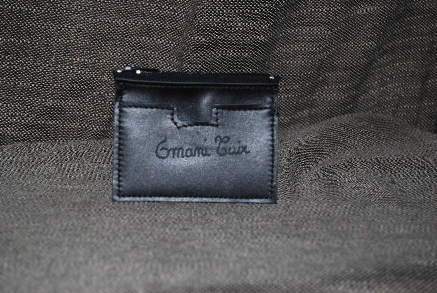 Porte-monnaie zippé avec porte-carte noir lisse