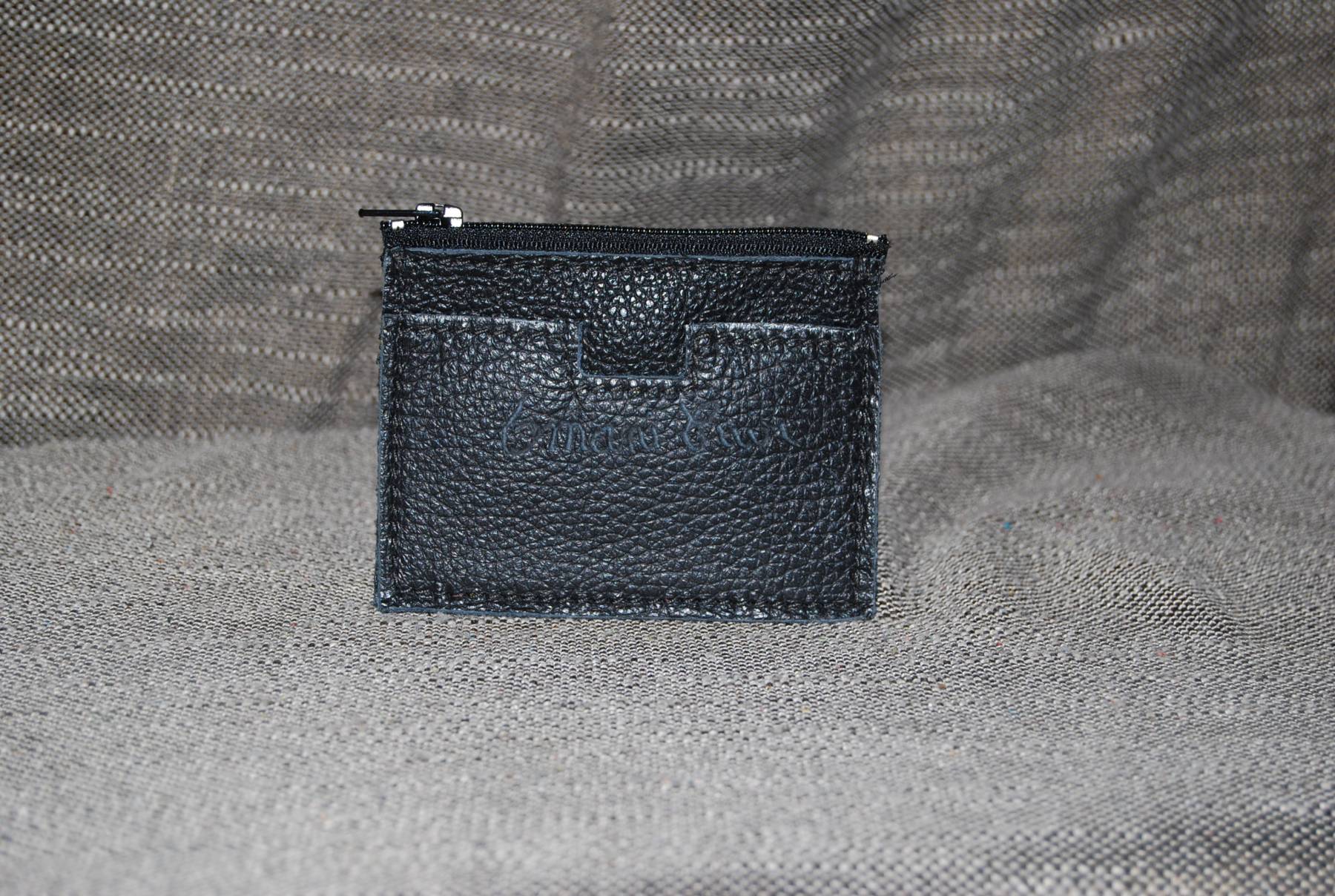 Porte-monnaie zippé avec porte-carte noir grainé