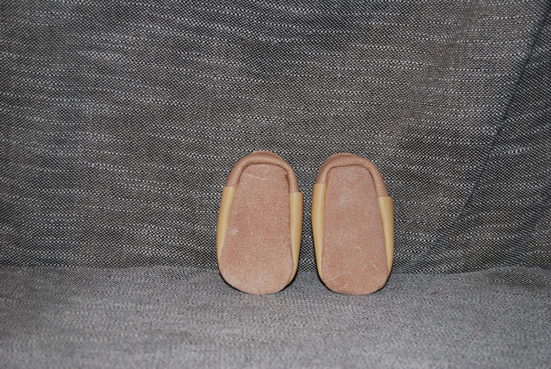 Chaussons bébé taille 15/16 beige et marron