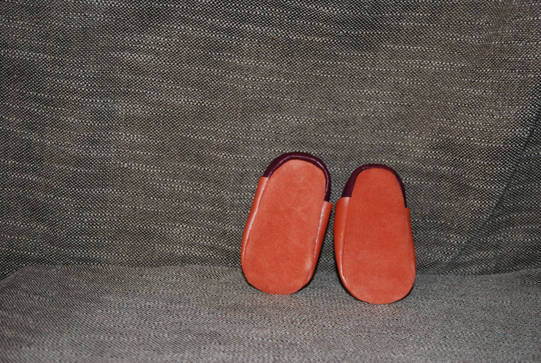 Chaussons bébé taille 15/16 pêche pailleté et prune