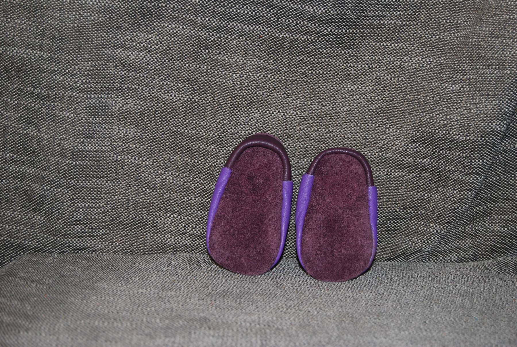 Chaussons bébé taille 15/16 prune et violet 