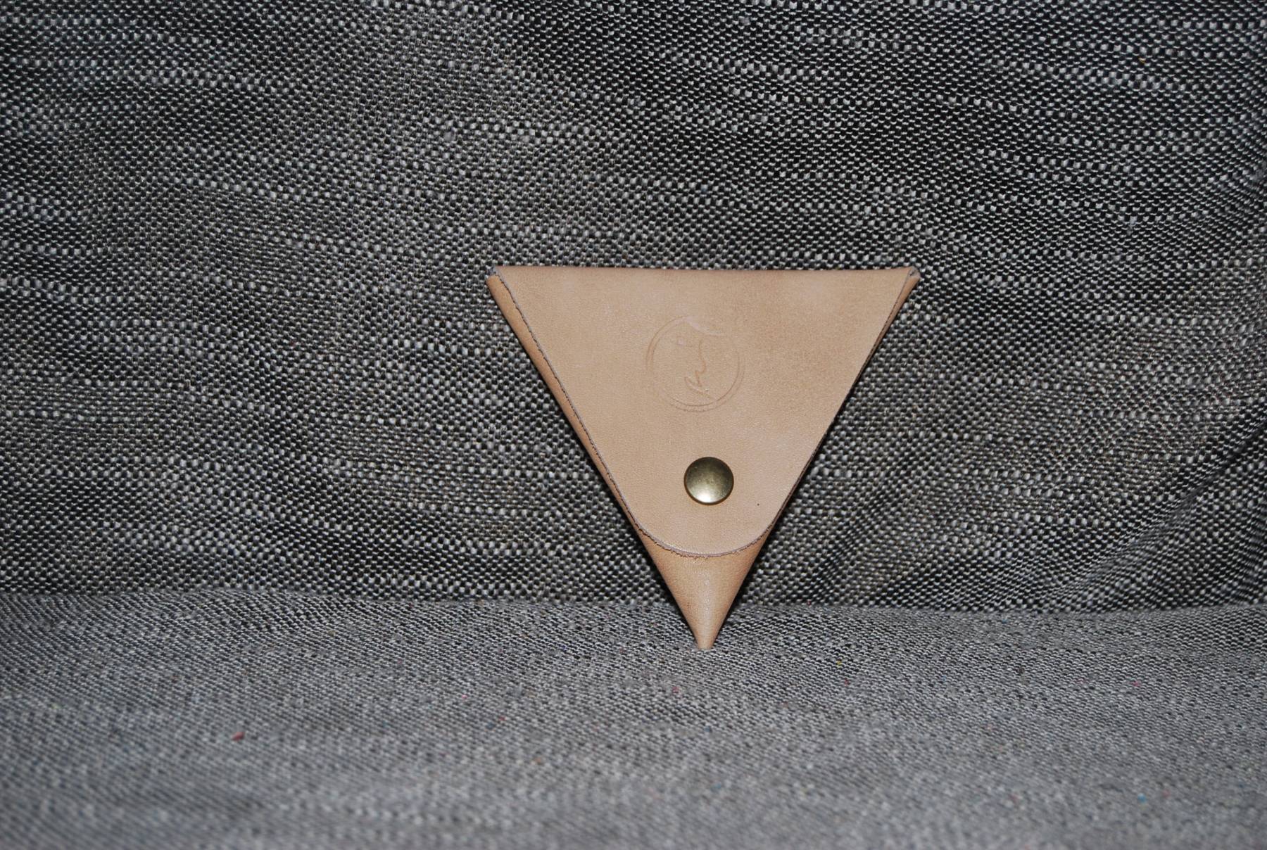 Porte-monnaie triangle beige vieillit