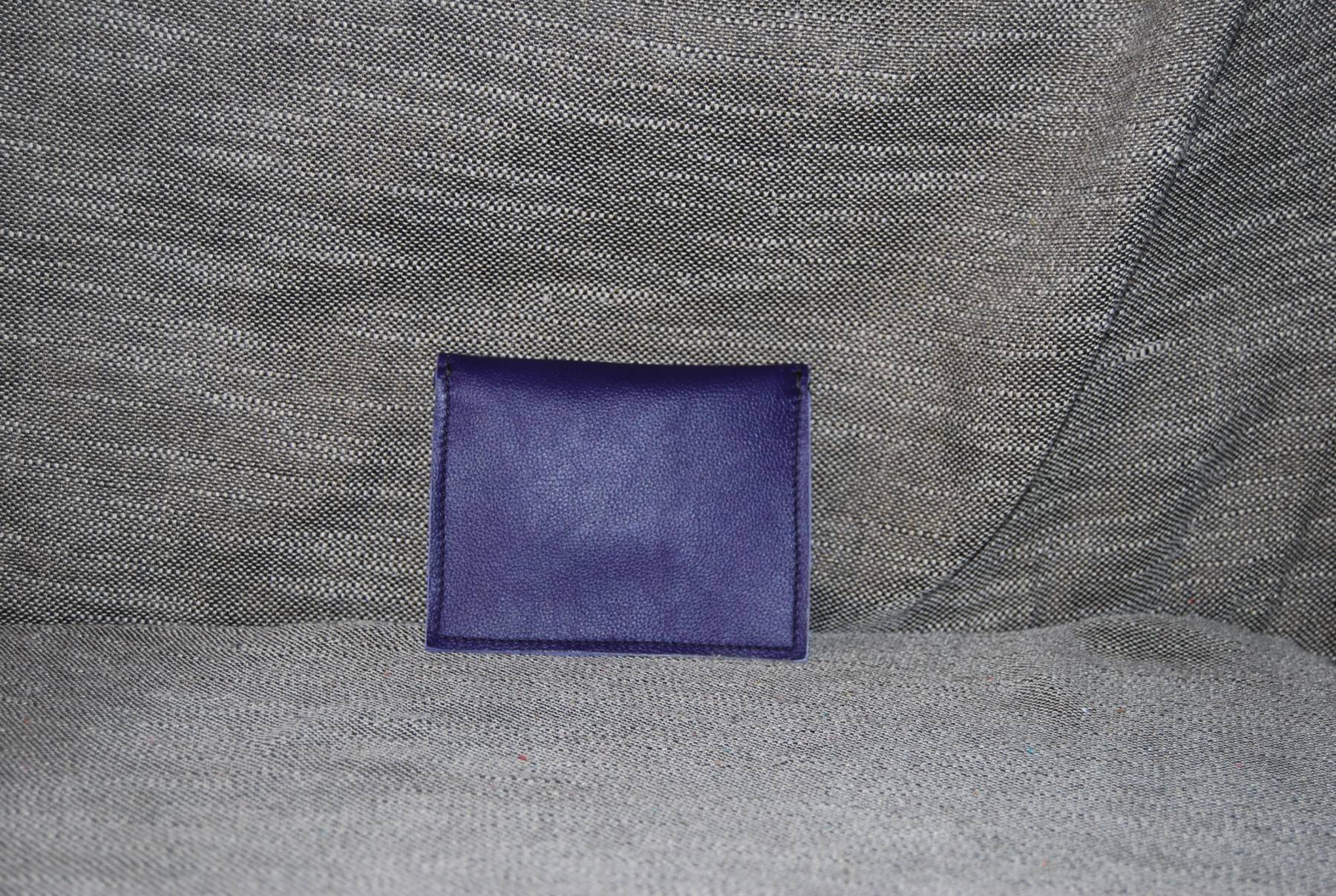 Porte-monnaie format carte d'identité violet