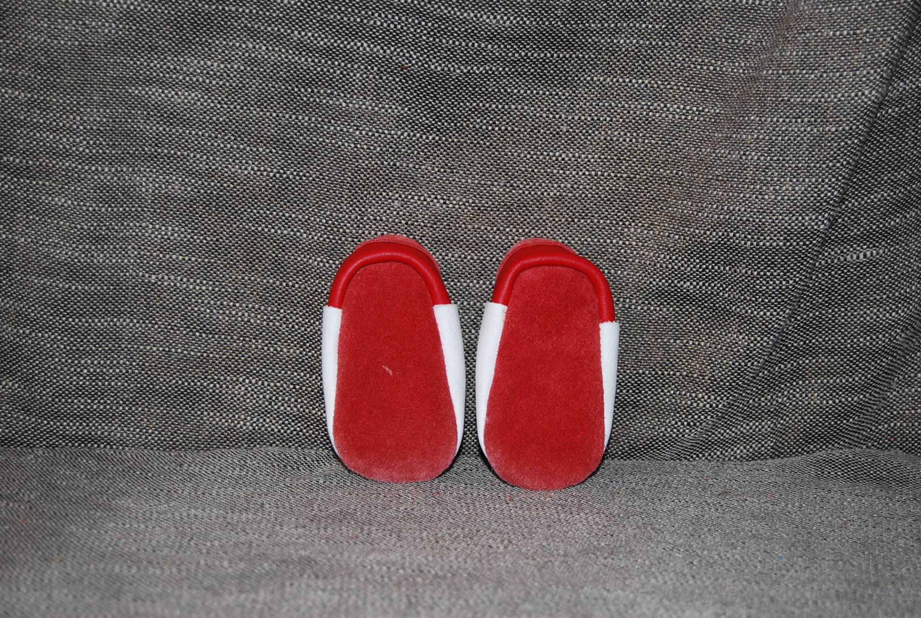 Chaussons bébé taille 15/16 rouge et blanc