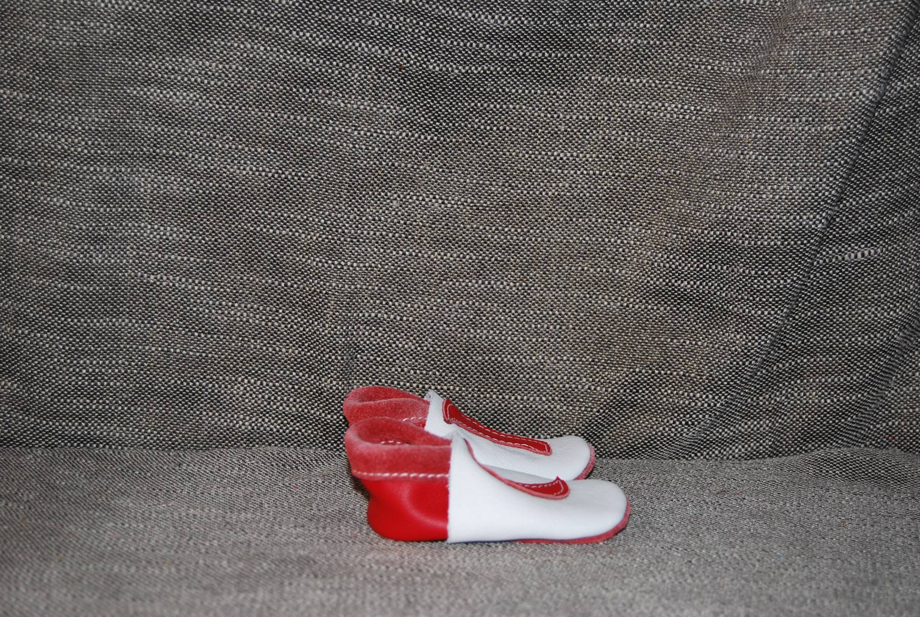 Chaussons bébé taille 15/16 rouge et blanc